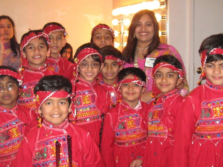 Swati Shah with young Noopur students